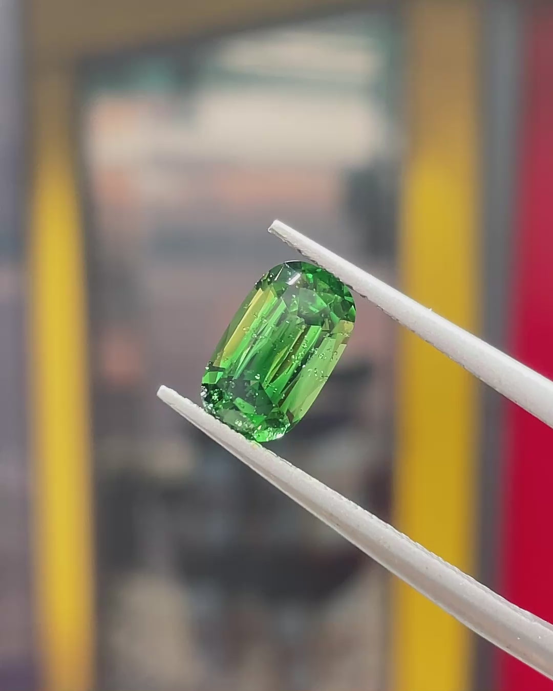 1.33 ct Chrome Tourmaline from Tanzania, precision cut, face-up, view 3