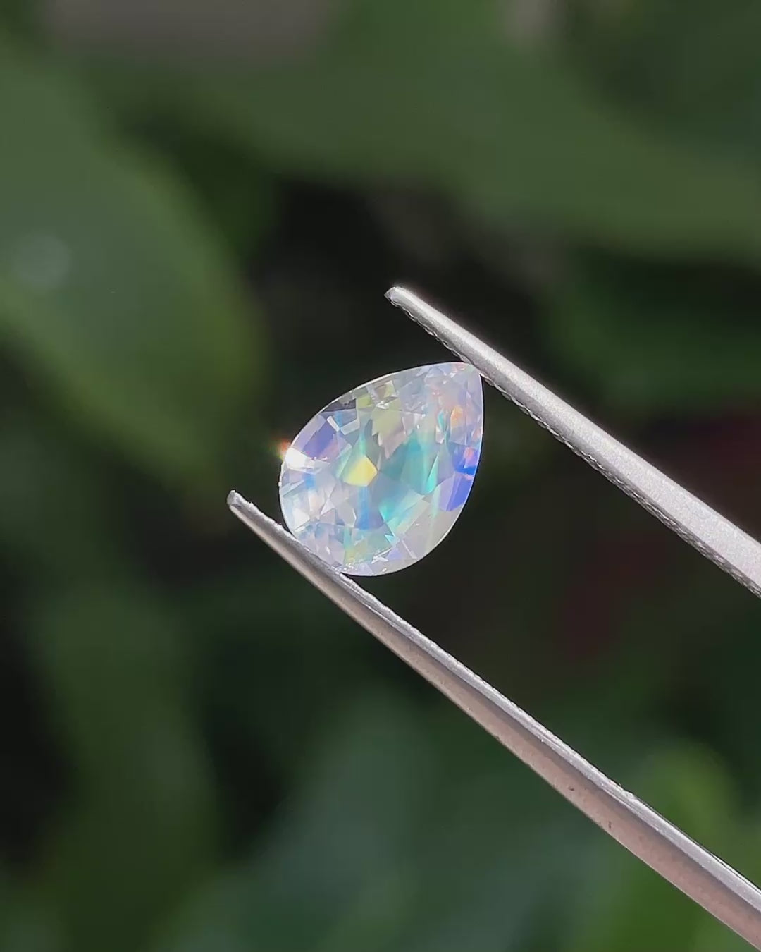 1.46 ct Rainbow Moonstone from Madagascar, precision cut, face-up, view 2