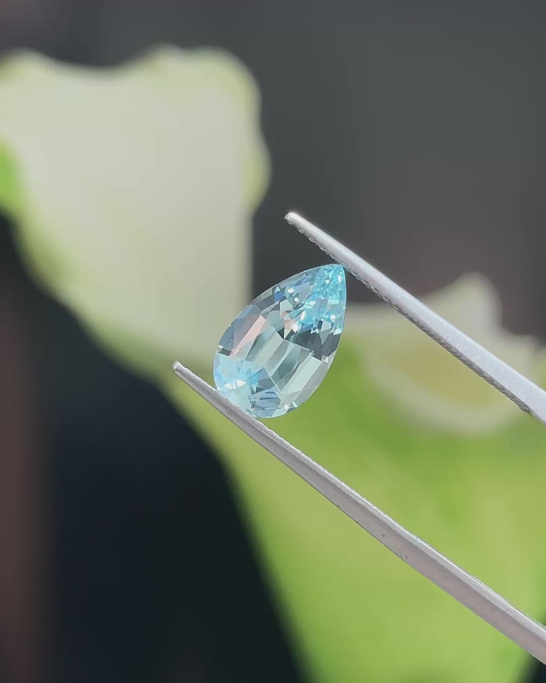 1.73 ct Aquamarine from Madagascar, precision cut, face-up, view 4