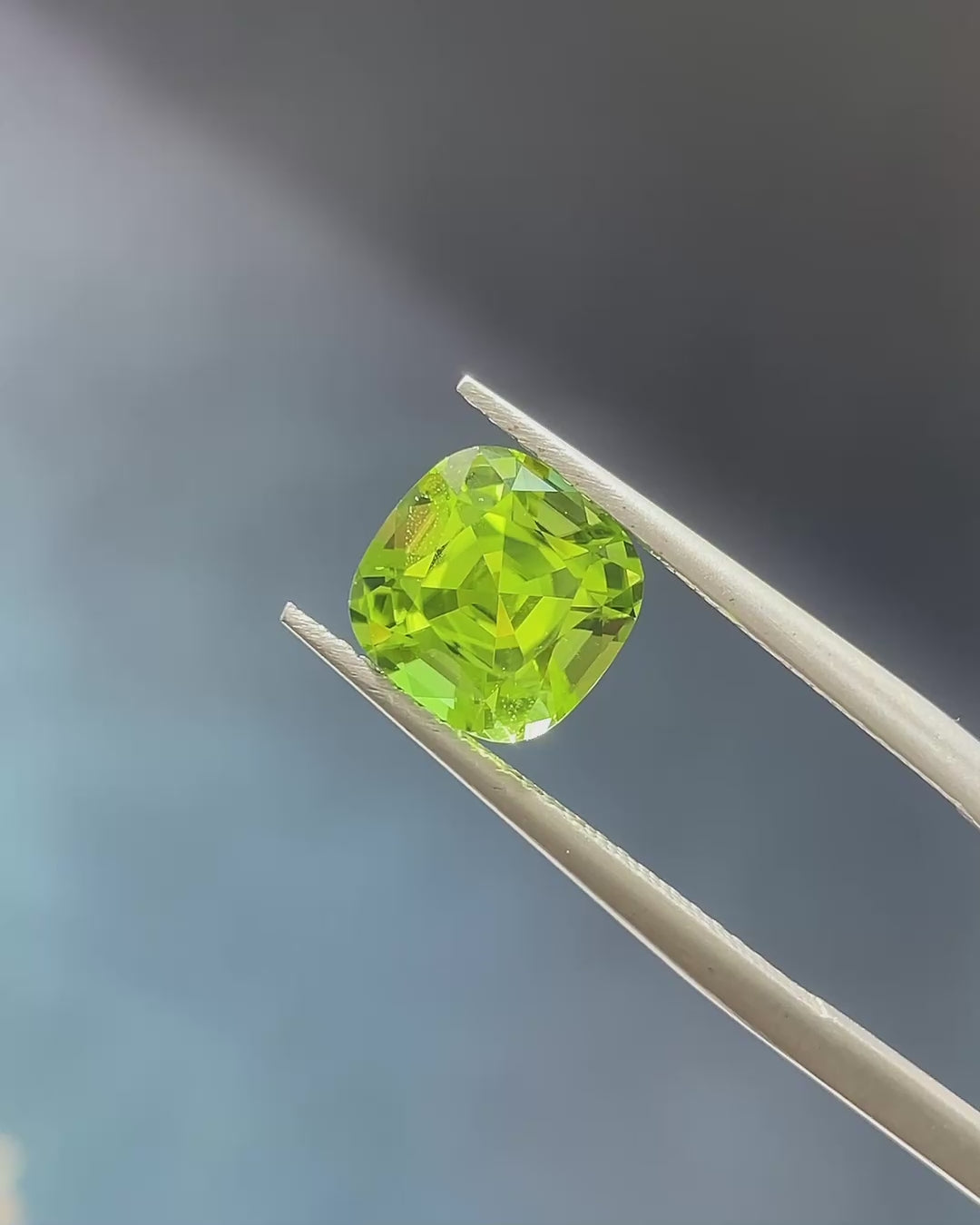 2.95 ct Apple Green Peridot from Pakistan, precision cut, face-up, view 6