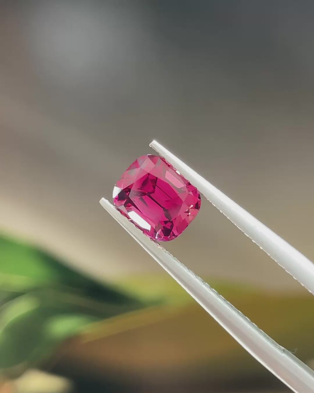2.02 ct Umbalite Garnet from Tanzania, precision cut, view 5