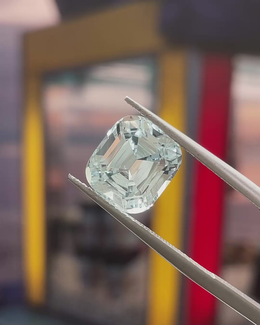 4.58 ct Light Blue Aquamarine from Mozambique, precision cut, face-up, view 1