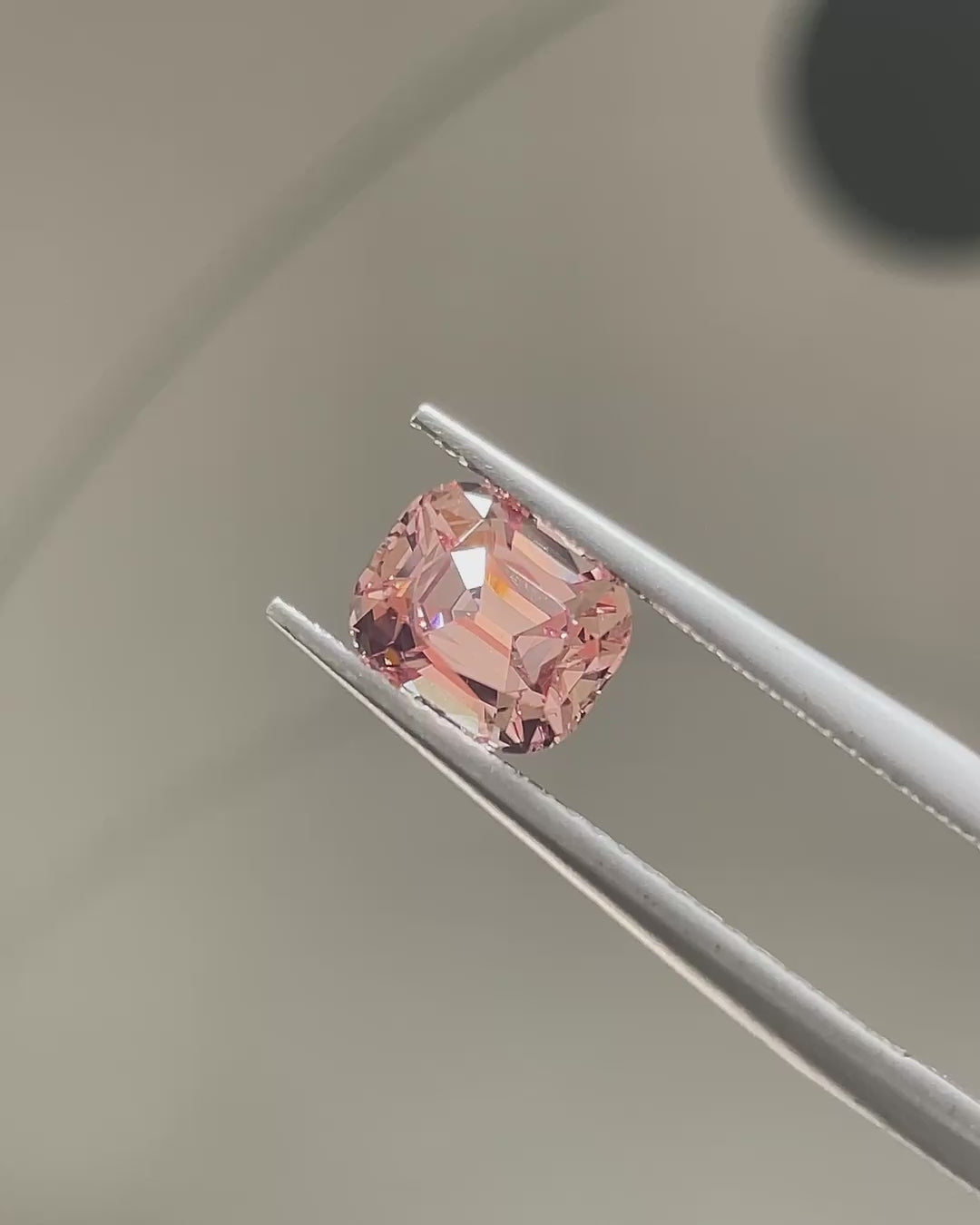 1.74 ct Peachy-Pink Mahenge Garnet, precision cut, face-up, view 6