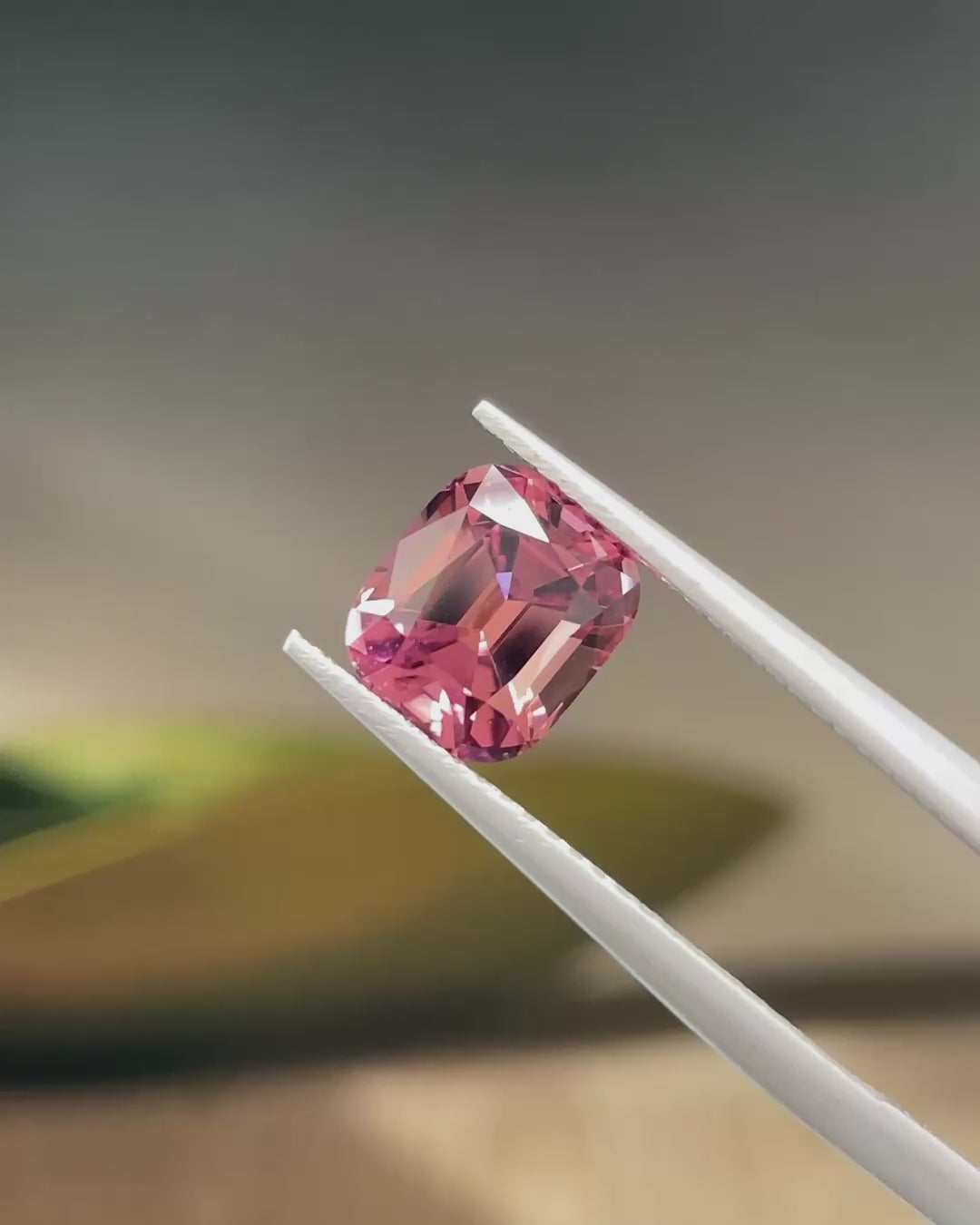 2.05 ct Magenta-Pink Tourmaline from Congo 🇨🇩