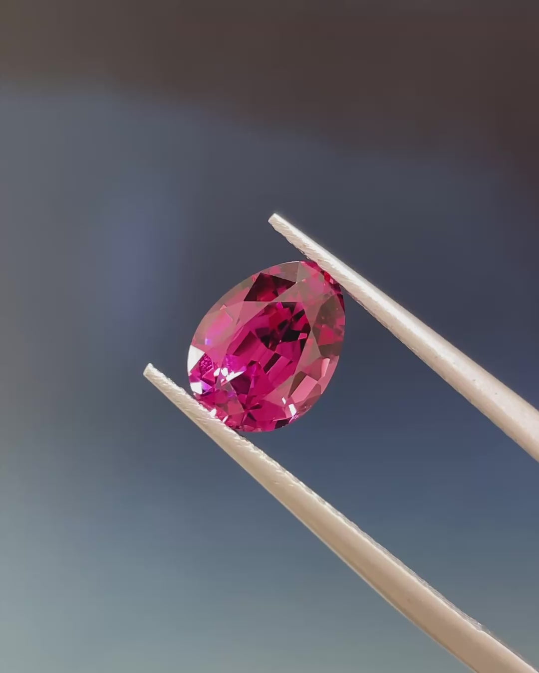 2.36 ct Umbalite Garnet from Tanzania, precision cut, view 2