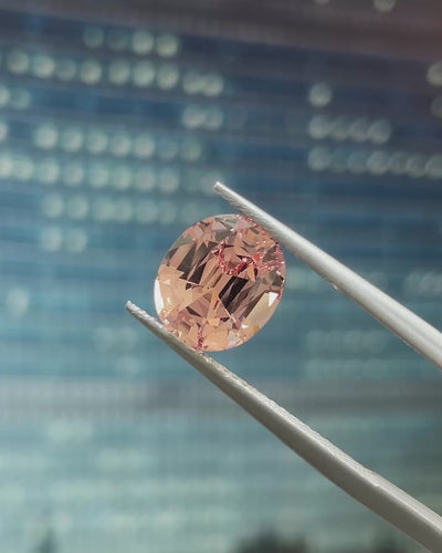 3.64 ct Mahenge Garnet 🇹🇿, Precision Cut, view 4