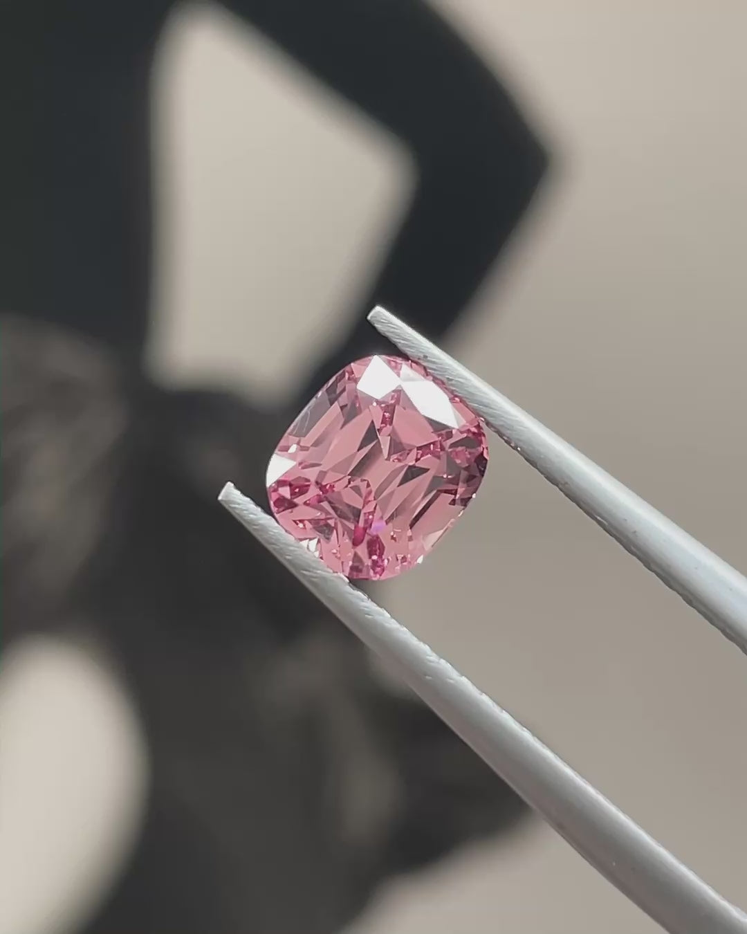 1.77 ct Malaya-Rosé Mahenge Garnet 🇹🇿, Precision Cut, view 2