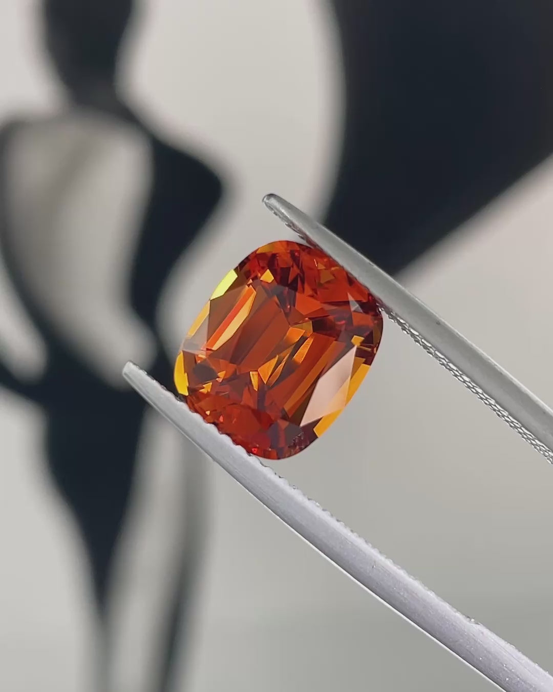 3.36 ct Santa Ana Madeira Citrine from Brazil, precision cut, view 2