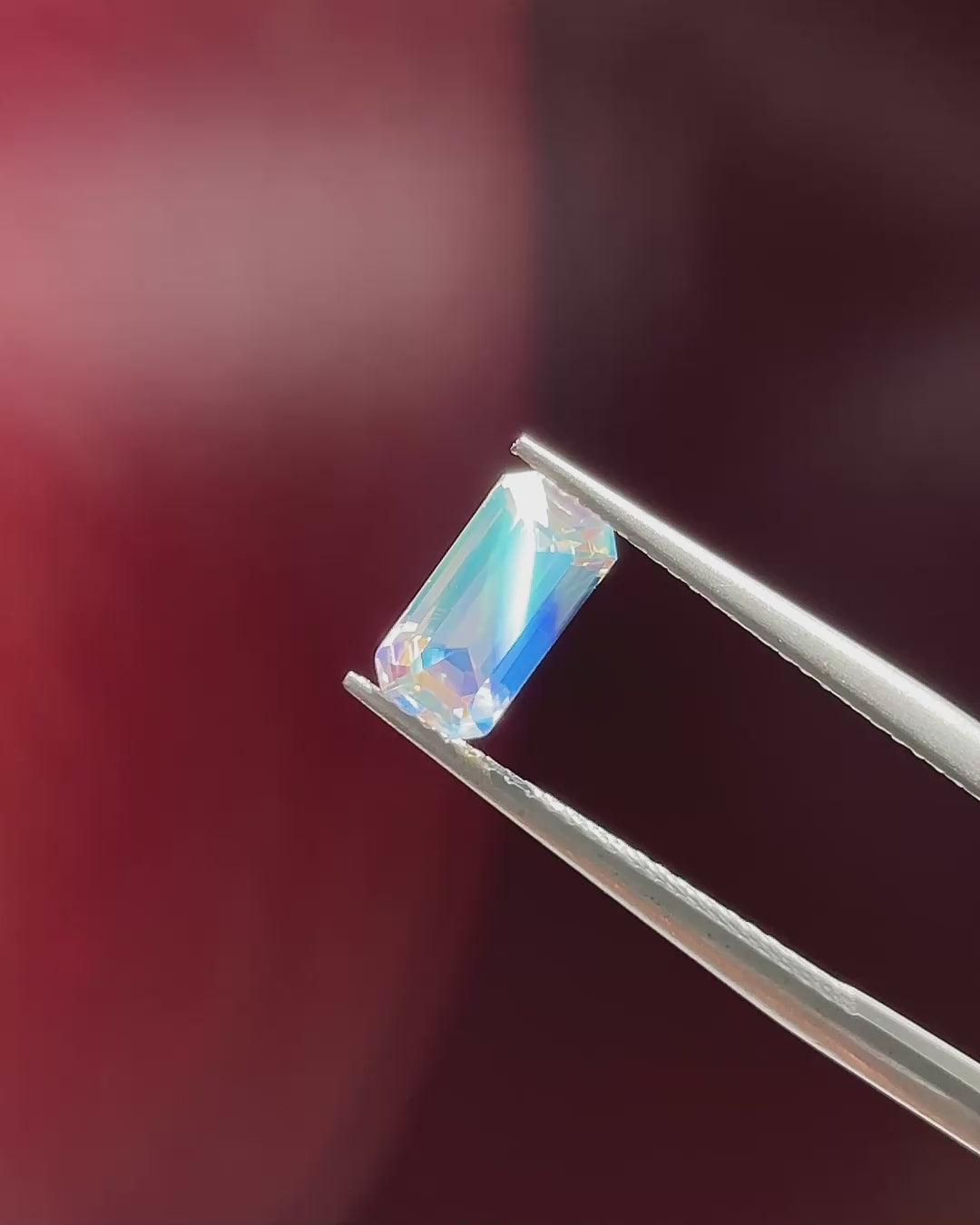 1.27 ct Rainbow Moonstone from Madagascar, precision cut, face-up, view 2