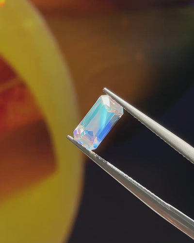1.27 ct Rainbow Moonstone from Madagascar, precision cut, face-up, view 3