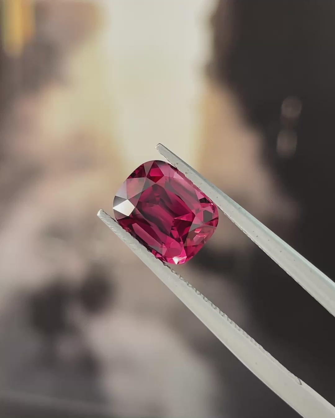 2.24 ct  Raspberry-Red Umbalite Garnet from Tanzania, precision cut, view 7