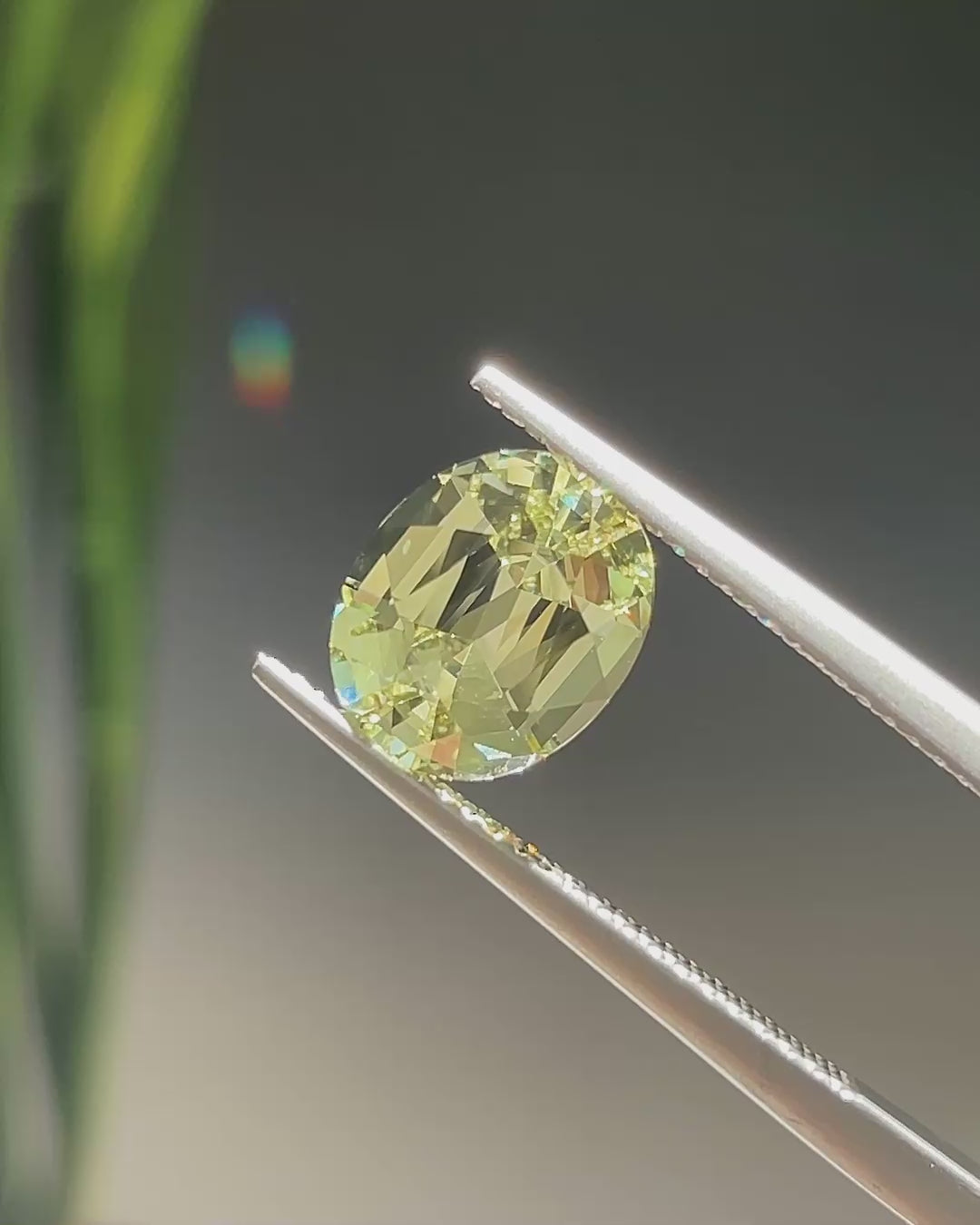 3.04 ct Mali Garnet, precision cut, face-up, view 1