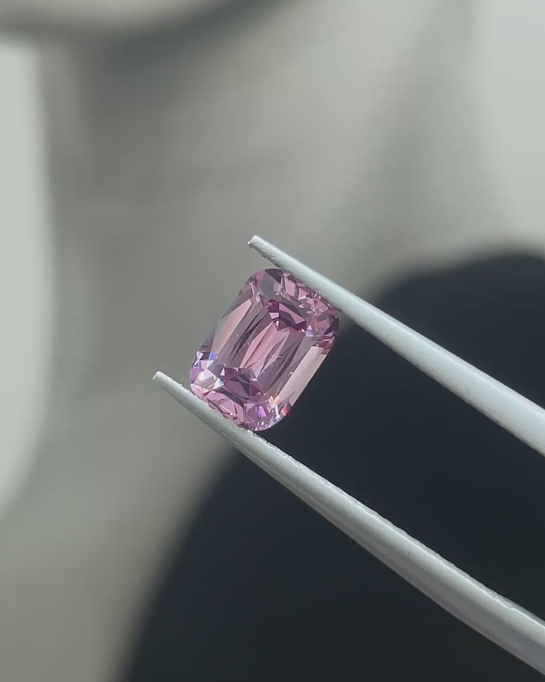 1.39 ct Mauve Pink Spinel from Mahenge 🇹🇿, Precision Cut, view 2