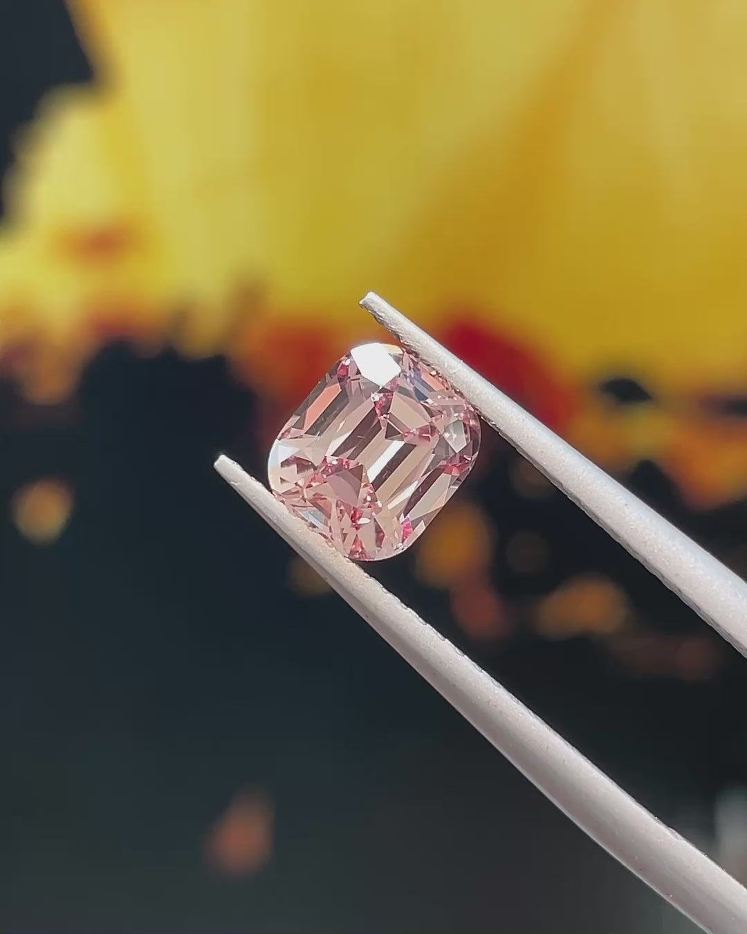 1.74 ct Peachy-Pink Mahenge Garnet, precision cut, face-up, view 4