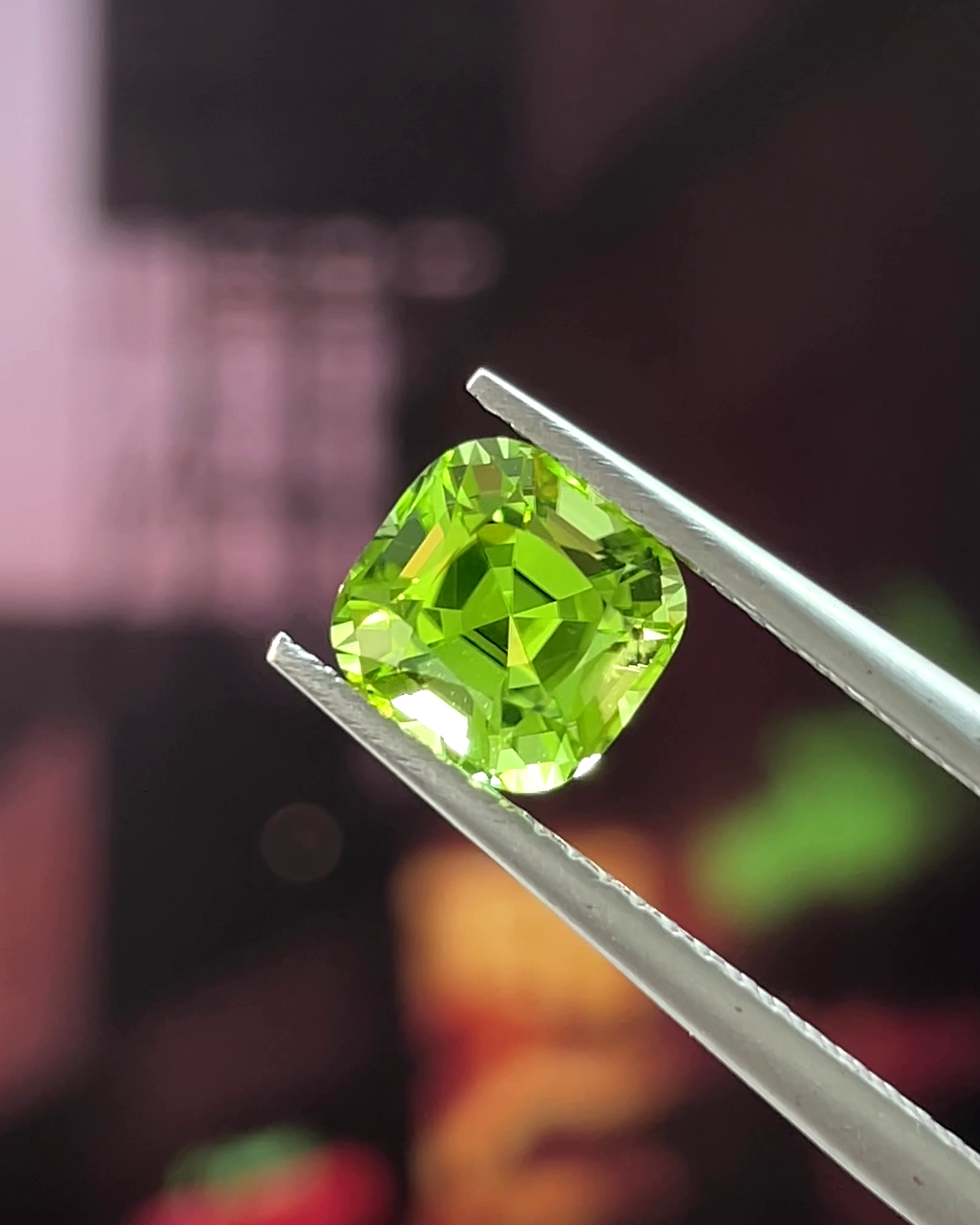 1.58 ct Apple Green Peridot from Pakistan 🇵🇰