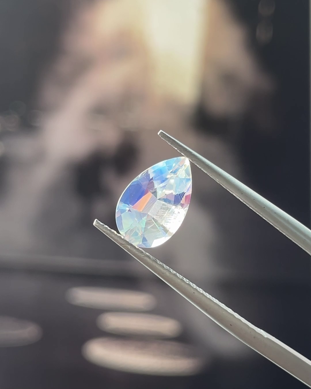 1.83 ct Rainbow Moonstone from Madagascar 🇲🇬